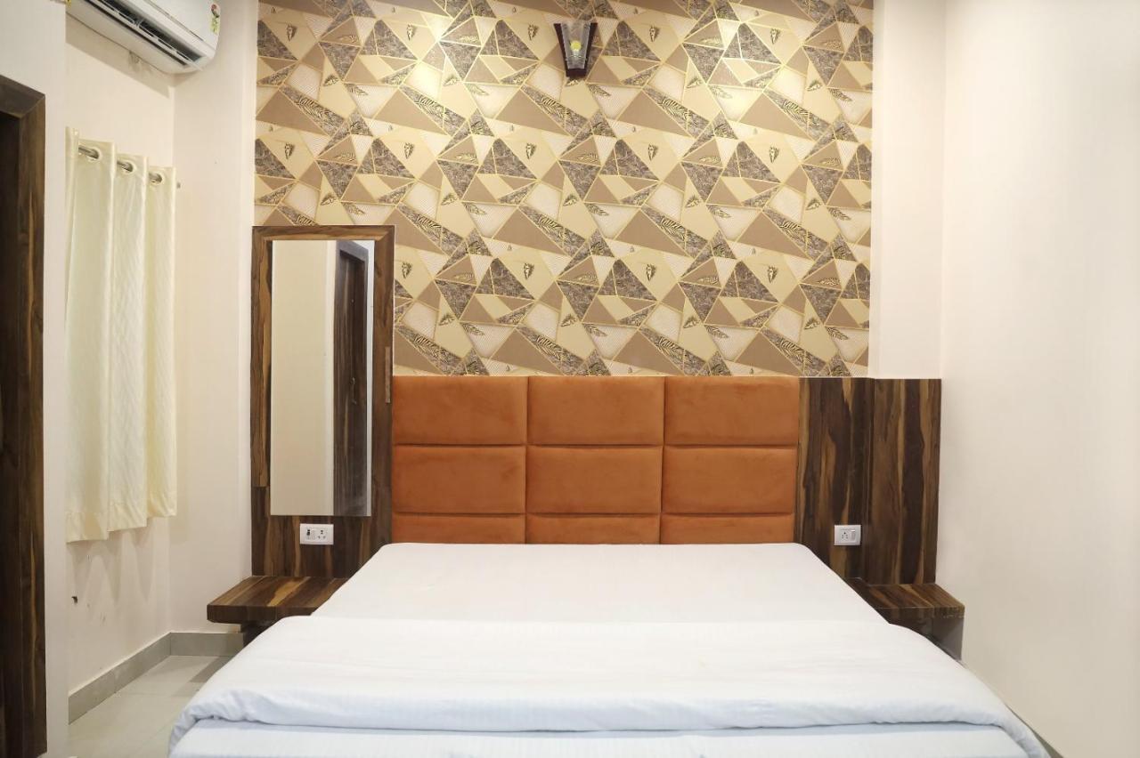 Hotel Keshavam Inn Mathura Dış mekan fotoğraf