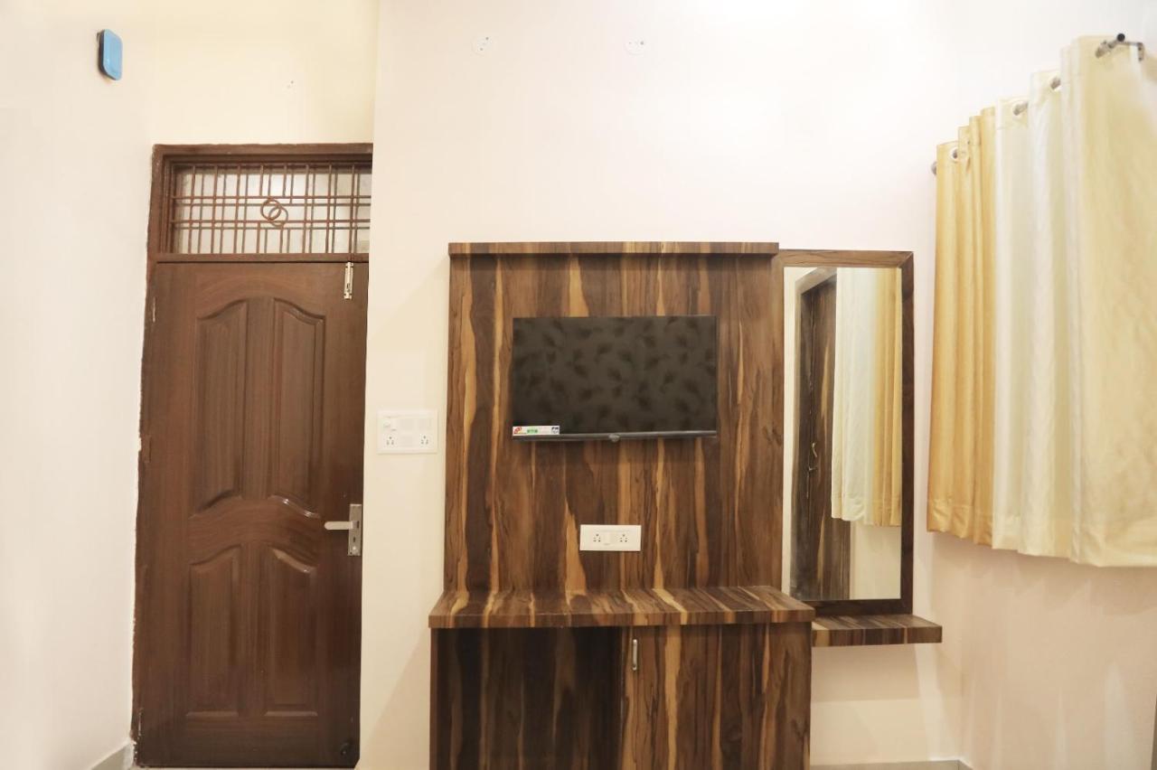 Hotel Keshavam Inn Mathura Dış mekan fotoğraf
